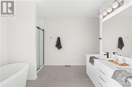 30 Conch Way, Ottawa, ON - Indoor Photo Showing Bathroom