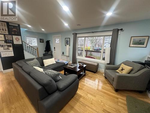 9 Memorial Avenue, Grand Falls-Windsor, NL - Indoor Photo Showing Living Room