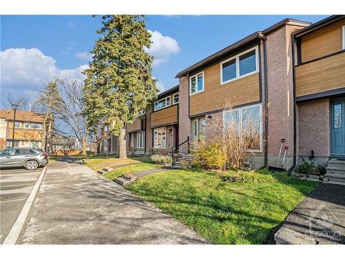 161 Huntridge Private, Ottawa, ON 