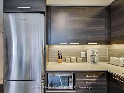 321-3 Market St, Toronto, ON - Indoor Photo Showing Kitchen With Upgraded Kitchen