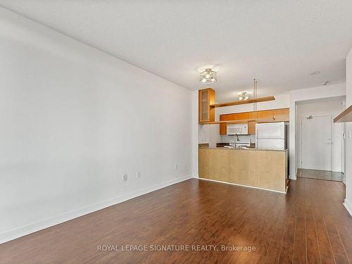 610-3 Navy Wharf Crt, Toronto, ON - Indoor Photo Showing Kitchen