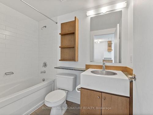 610-3 Navy Wharf Crt, Toronto, ON - Indoor Photo Showing Bathroom