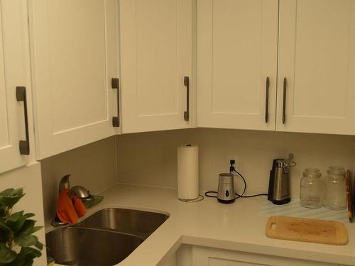 410-88 Charles St E, Toronto, ON - Indoor Photo Showing Kitchen With Double Sink