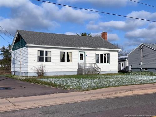 17 Fairfield Rd, Sackville, NB 