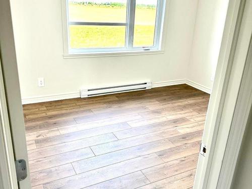 Master bedroom - 78 Rue Des Récoltes, Sainte-Barbe, QC - Indoor Photo Showing Other Room