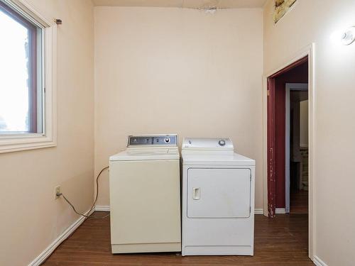 Salle de lavage - 33 Rue Lauzon, Rigaud, QC - Indoor Photo Showing Laundry Room