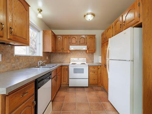 Cuisine - 33 Rue Lauzon, Rigaud, QC - Indoor Photo Showing Kitchen With Double Sink