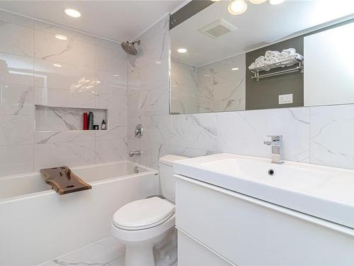 208-2050 White Birch Rd, Sidney, BC - Indoor Photo Showing Bathroom