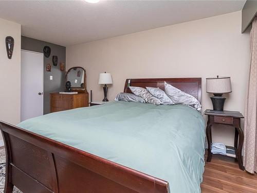 208-2050 White Birch Rd, Sidney, BC - Indoor Photo Showing Bedroom