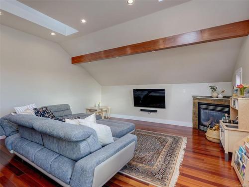 3-1145 Oscar St, Victoria, BC - Indoor Photo Showing Living Room With Fireplace