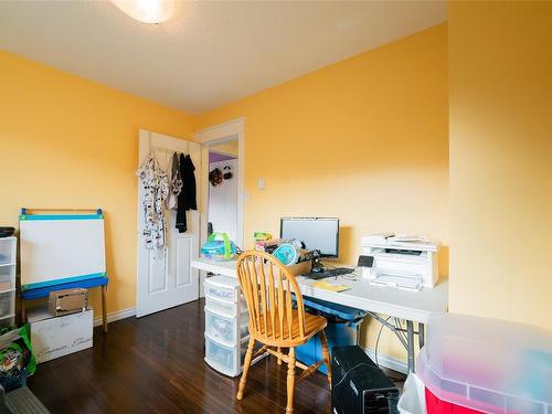 5524-5526 Lost Lake Rd, Nanaimo, BC - Indoor Photo Showing Office