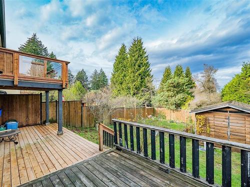 5524-5526 Lost Lake Rd, Nanaimo, BC - Outdoor