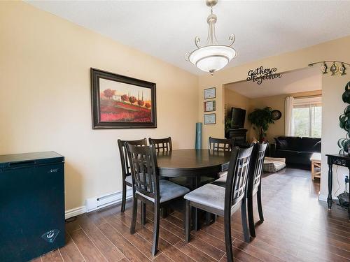 5524-5526 Lost Lake Rd, Nanaimo, BC - Indoor Photo Showing Dining Room