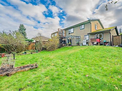 5524-5526 Lost Lake Rd, Nanaimo, BC - Outdoor With Deck Patio Veranda