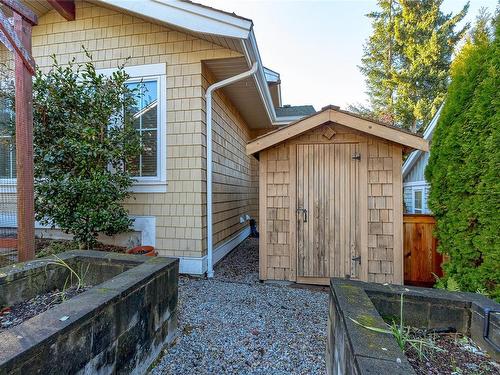 598 Arbutus St, Qualicum Beach, BC 