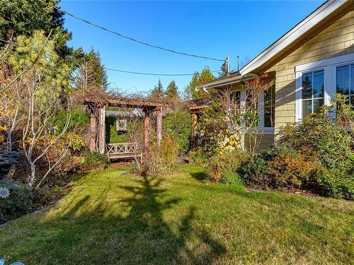 598 Arbutus St, Qualicum Beach, BC 