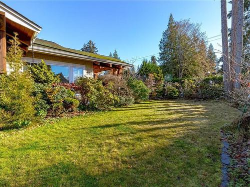 598 Arbutus St, Qualicum Beach, BC 