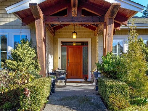 598 Arbutus St, Qualicum Beach, BC 