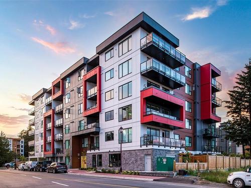 404-810 Orono Ave, Langford, BC - Outdoor With Facade