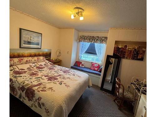 9847 Willow St, Chemainus, BC - Indoor Photo Showing Bedroom