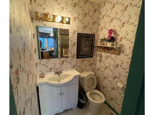 9847 Willow St, Chemainus, BC - Indoor Photo Showing Bathroom