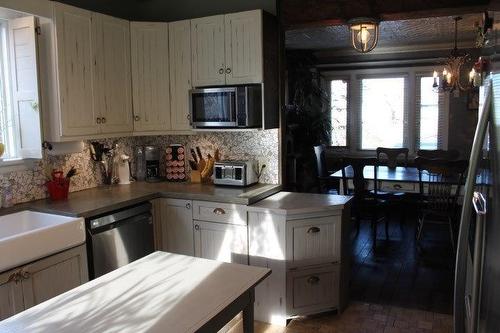 132 Cumming Street, Thunder Bay, ON - Indoor Photo Showing Kitchen