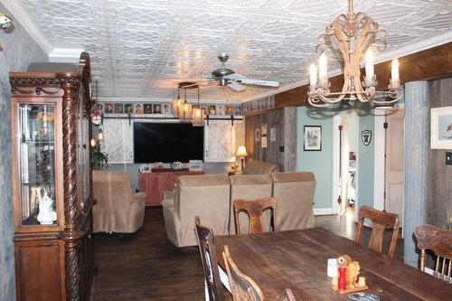 132 Cumming Street, Thunder Bay, ON - Indoor Photo Showing Dining Room