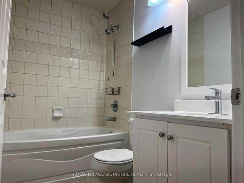 318-3504 Hurontario St, Mississauga, ON - Indoor Photo Showing Bathroom