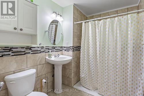 292 Pacific Avenue, Oshawa (Vanier), ON - Indoor Photo Showing Bathroom