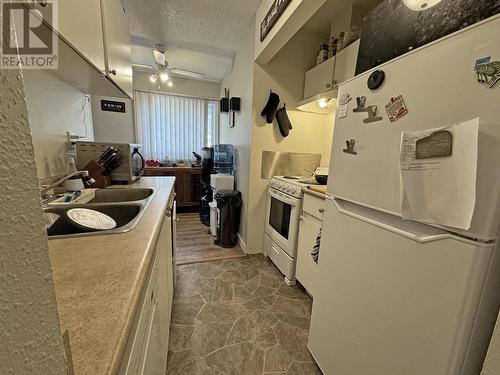 417 282 N Broadway Avenue, Williams Lake, BC - Indoor Photo Showing Kitchen With Double Sink