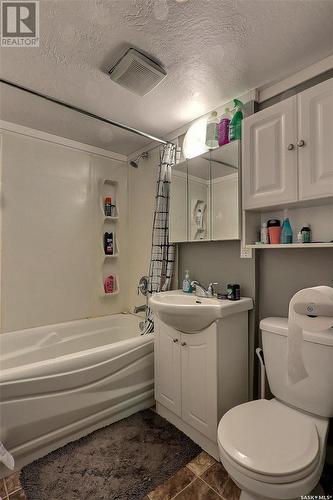 429 28Th Street E, Prince Albert, SK - Indoor Photo Showing Bathroom