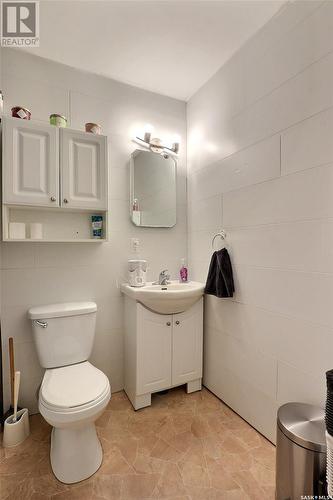 429 28Th Street E, Prince Albert, SK - Indoor Photo Showing Bathroom