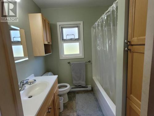 4044 Manitoba Ave, Powell River, BC - Indoor Photo Showing Bathroom