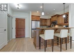 Front foyer / kitchen - 