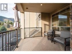 Covered deck with golf course views! - 