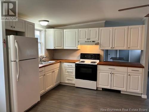 19 Lynn Crescent, Sussex Corner, NB - Indoor Photo Showing Kitchen