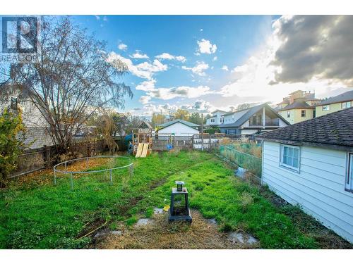 Exterior backyard - 799 Sutherland Avenue, Kelowna, BC 