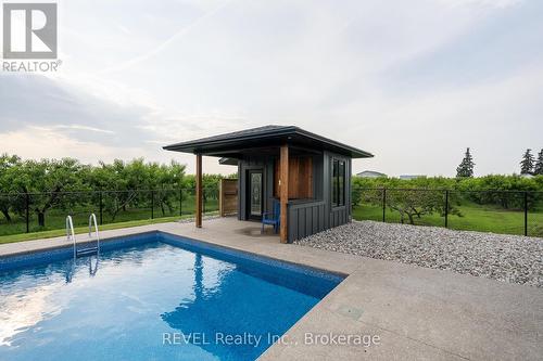 864 Concession 1 Road, Niagara-On-The-Lake, ON - Outdoor With In Ground Pool