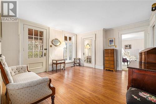 68 Wilson Street W, Perth, ON - Indoor Photo Showing Living Room