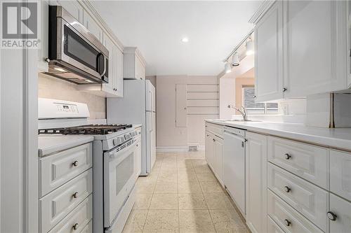 68 Wilson Street W, Perth, ON - Indoor Photo Showing Kitchen