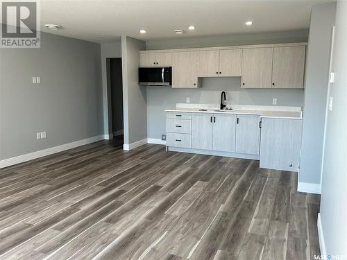 5218 E Green Crescent, Regina, SK - Indoor Photo Showing Kitchen