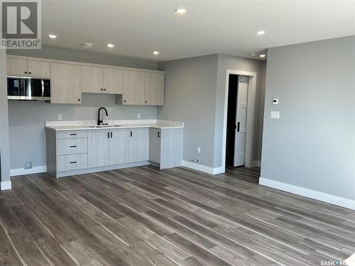 5218 E Green Crescent, Regina, SK - Indoor Photo Showing Kitchen