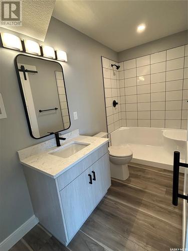 5218 E Green Crescent, Regina, SK - Indoor Photo Showing Bathroom