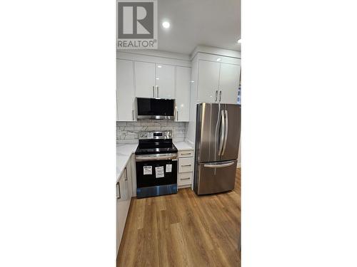 125 Calgary Avenue Unit# 106, Penticton, BC - Indoor Photo Showing Kitchen