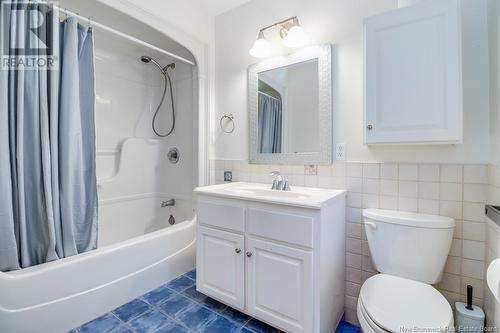 11 Southall Court, Fredericton, NB - Indoor Photo Showing Bathroom