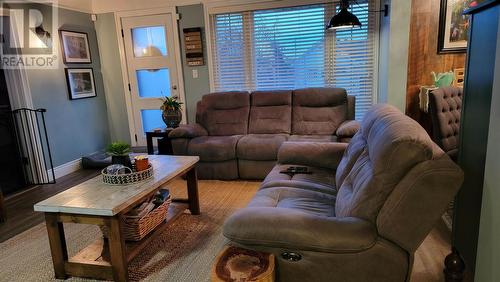 553 Nelson St, Sault Ste Marie, ON - Indoor Photo Showing Living Room