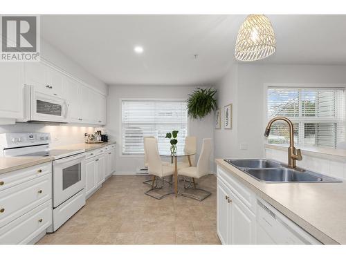 515 Houghton Road Unit# 103, Kelowna, BC - Indoor Photo Showing Kitchen With Double Sink