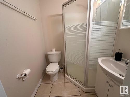 46 Mcleod Pl Nw, Edmonton, AB - Indoor Photo Showing Bathroom