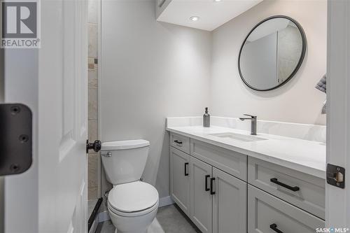 1145 Bogue Avenue, Moose Jaw, SK - Indoor Photo Showing Bathroom