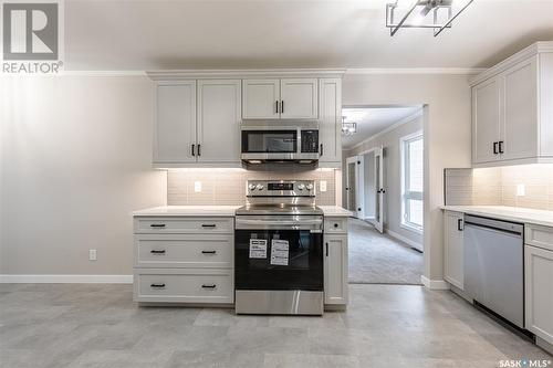 1145 Bogue Avenue, Moose Jaw, SK - Indoor Photo Showing Kitchen